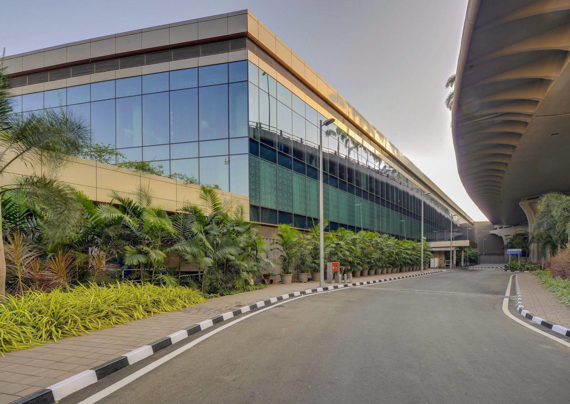 Niranta Transit Hotel Mumbai Airport - At Arrivals מראה חיצוני תמונה