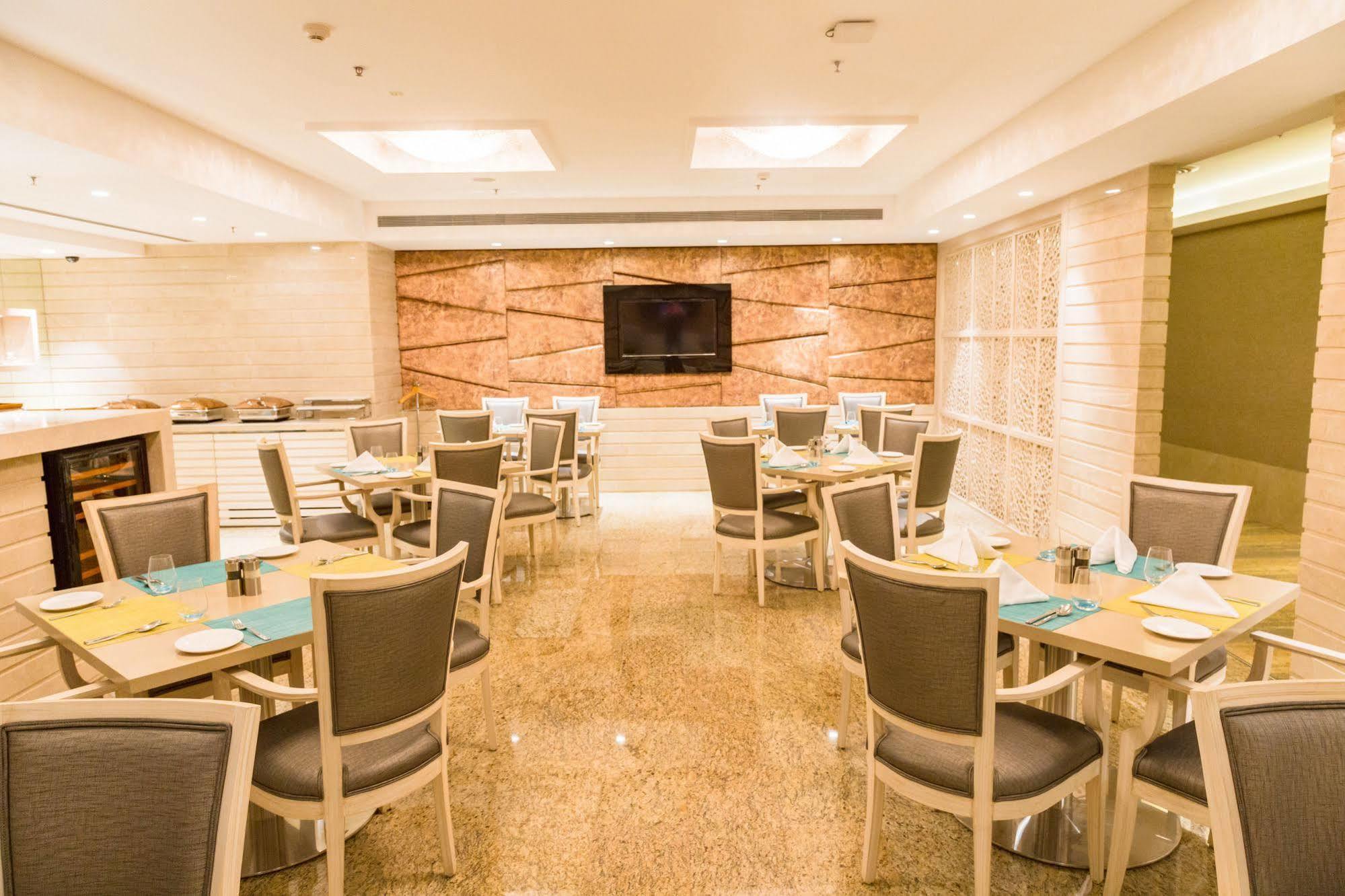 Niranta Transit Hotel Mumbai Airport - At Arrivals מראה חיצוני תמונה