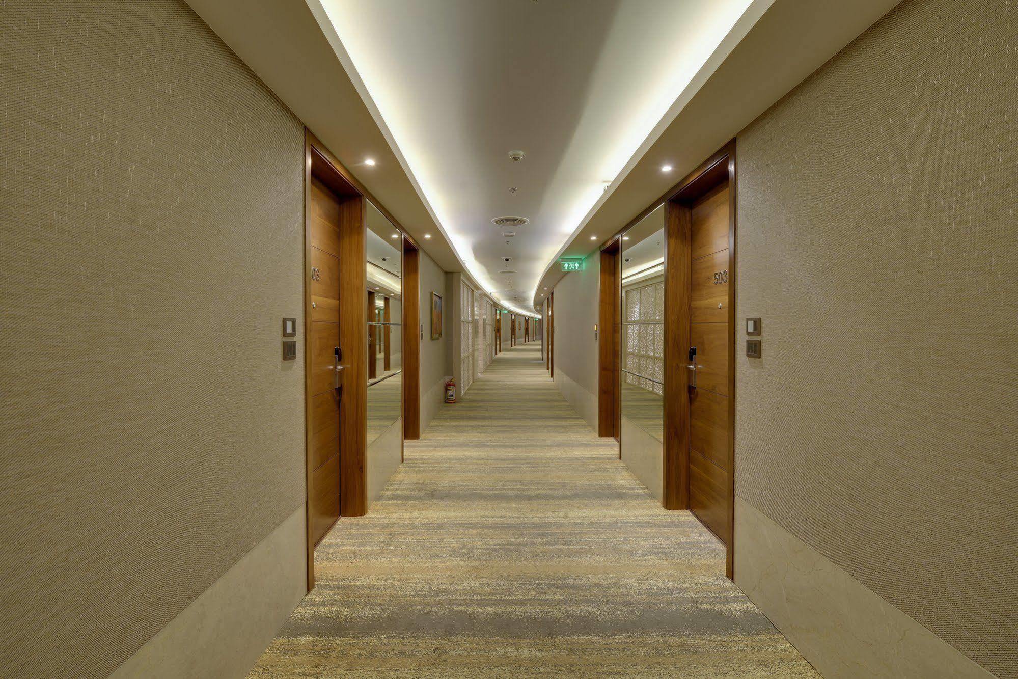 Niranta Transit Hotel Mumbai Airport - At Arrivals מראה חיצוני תמונה