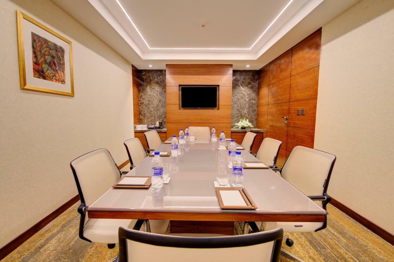 Niranta Transit Hotel Mumbai Airport - At Arrivals מראה חיצוני תמונה